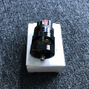 Cảm biến tốc độ ISUZU QKR 12V